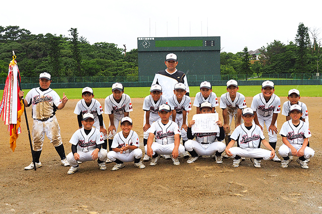 優勝した亀津野球スポーツ少年団