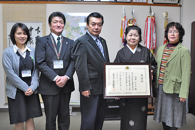 退任した白田さんと新しい委員の宮之原さん