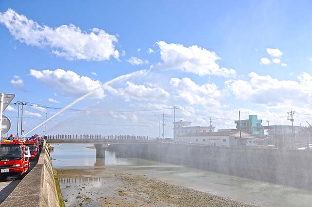 大瀬川河口での放水演習