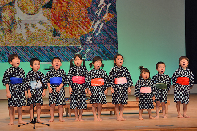 花徳幼稚園児による元気な童謡