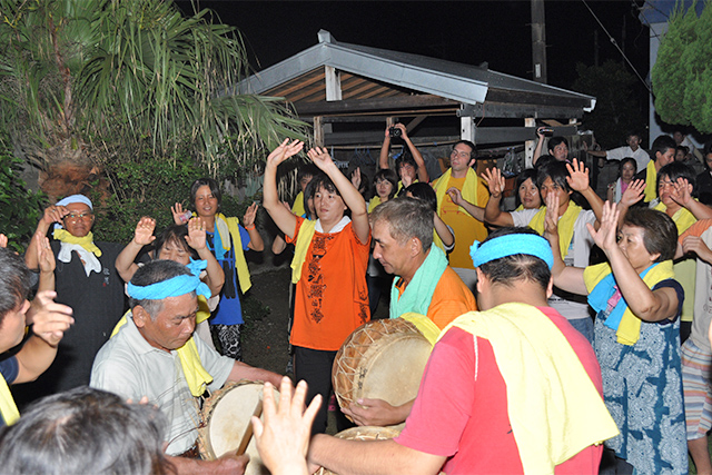 伊宝地区の迫力のある踊り連