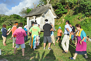 佐渡地区最終の八幡神社での踊り