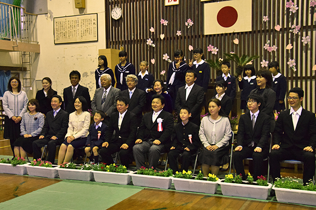 島外からの児童生徒が4名増となった手々小中学校