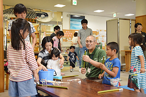 子どもから高齢者まで、昔あそびで交流