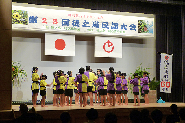 オープニングを飾った神之嶺小学校文化財少年団