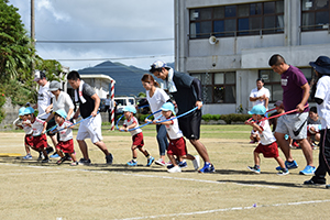 親子で楽しそうに参加した園児たち