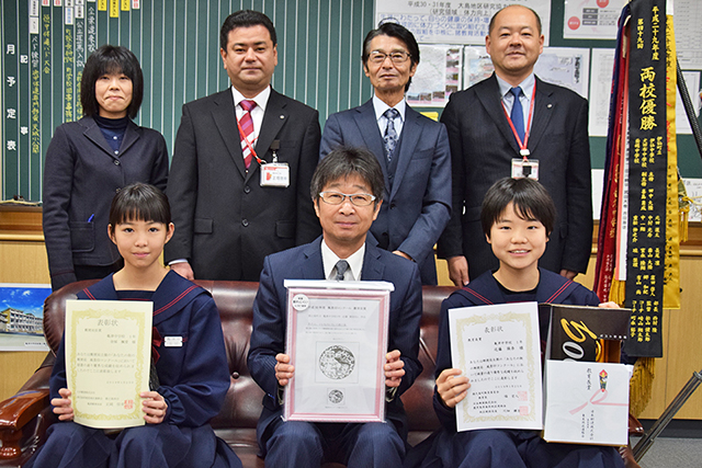 教育長賞の近藤さんと亀津局長賞の金城さん