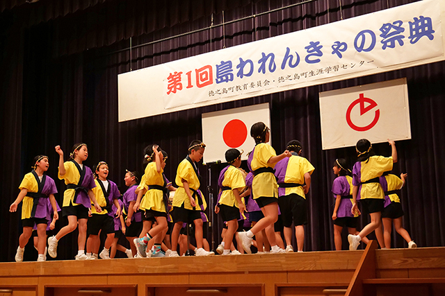 神之嶺小文化財少年団の井之川夏目踊り