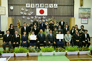 地域の皆さんも加わっての集合写真