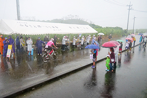 大雨の中、エイド等のボランティアも大会に大きく貢献