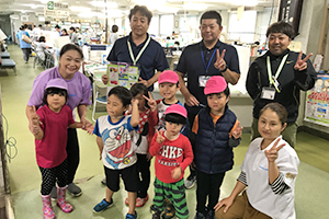 あおぞら園の園児も役場を訪問