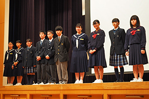 生涯学習推進大会で活動発表した中高生たち