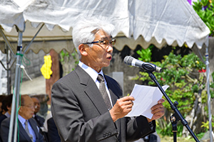 慰霊の詞を捧げる鹿児島県遺族会の時任義文さん