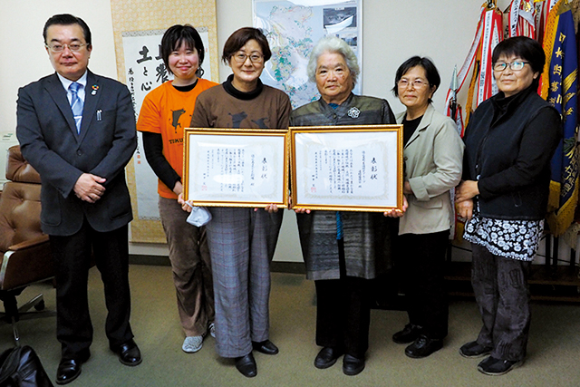 徳之島子ども劇場と町生活研究グループが受賞