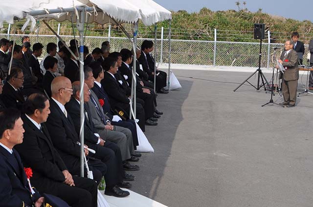 住民団体代表であいさつをする「きばらんとぅ会」の田袋吉三会長