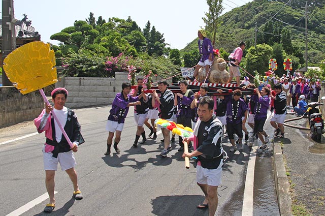 前川と上花徳班のみこし