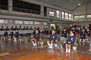 新たに6名の一年生を迎えた山小学校