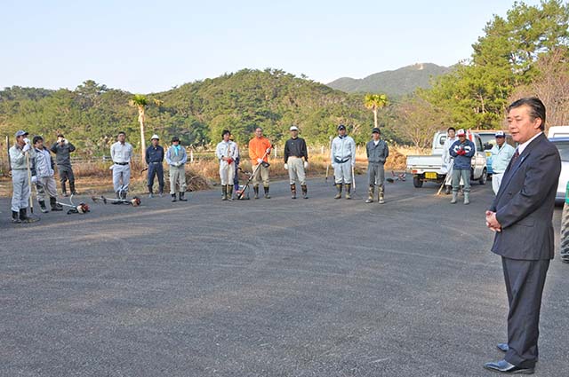 水利用への協力を呼びかける高岡秀規町長