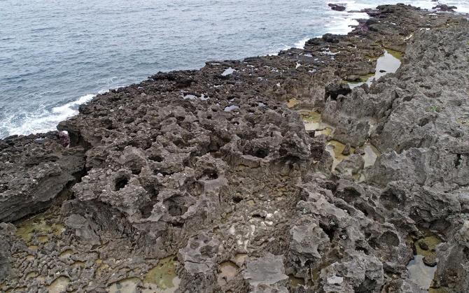 黒畦海岸の堆積物