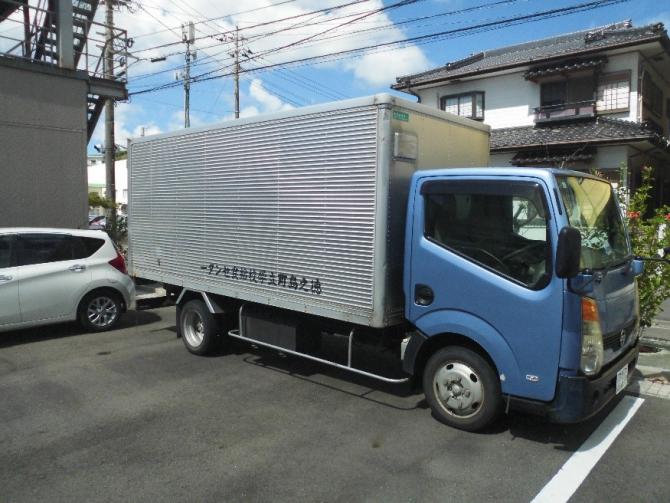 給食配送車