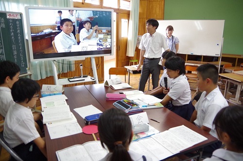 母間小学校遠隔授業