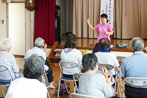 高齢者参加の「いきいき教室」の様子