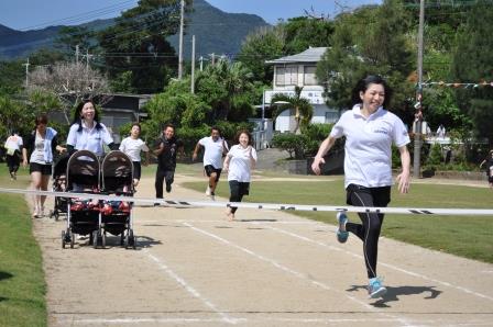 校区の運動会・体育祭では集落の皆さんも競技に参加。